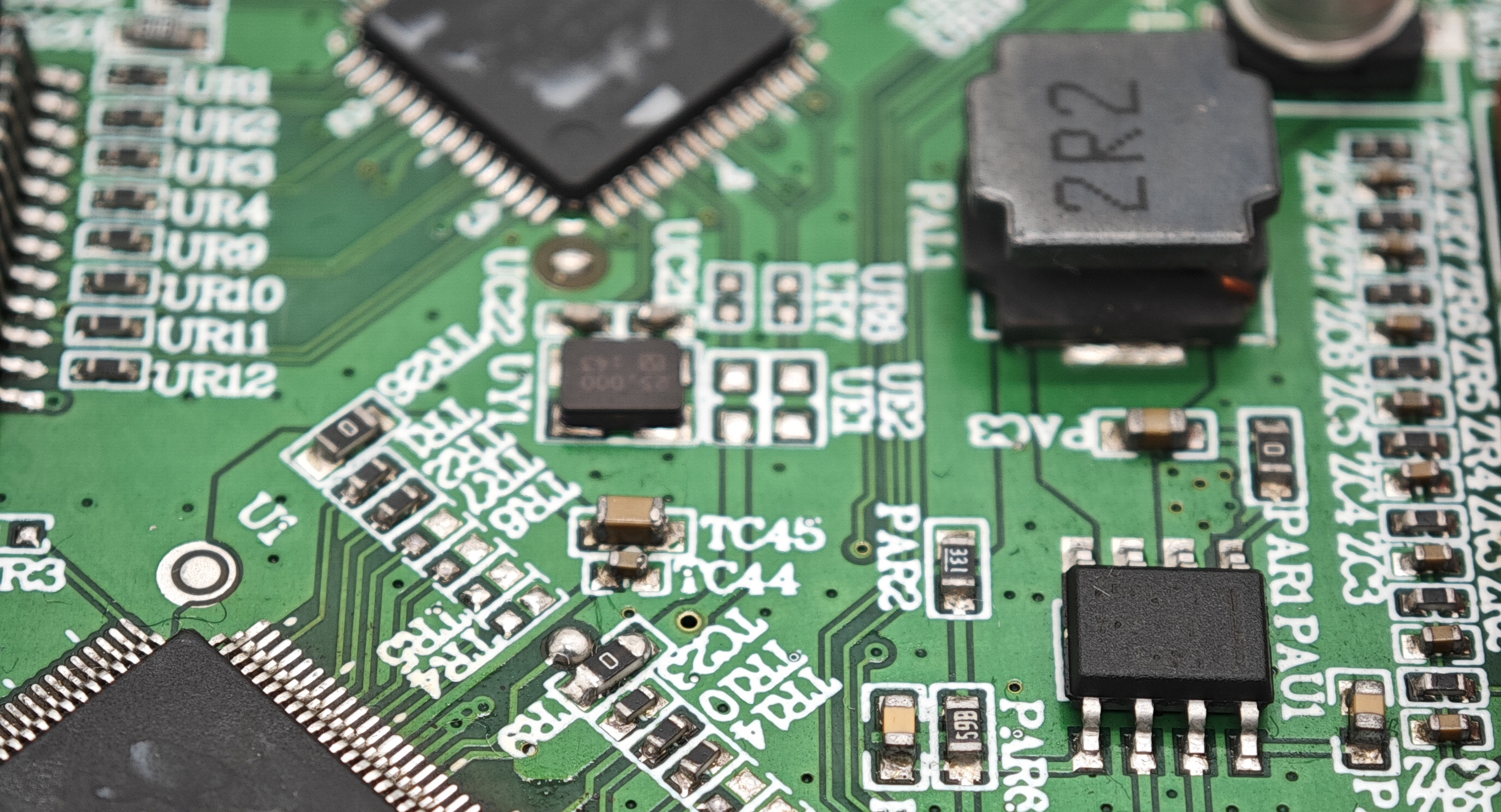 Як розглядати скарги та відгуки клієнтів у процесі обробки PCBA