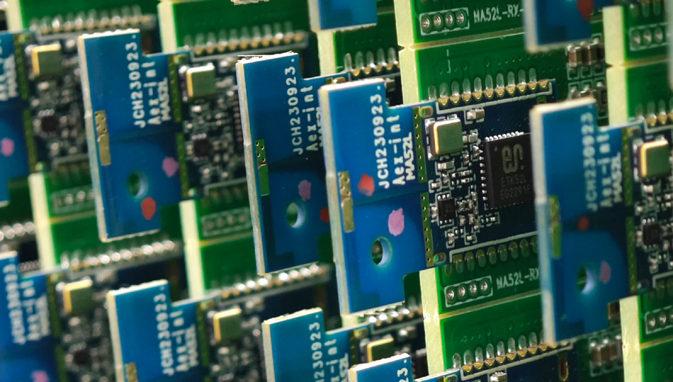 Як заводи PCBA справляються з потребами у виробництві дуже складних схем?