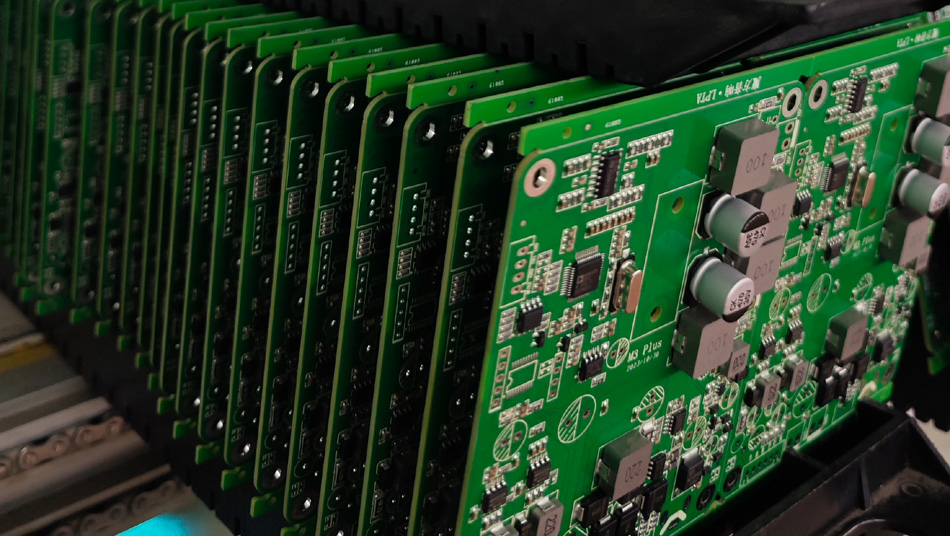 Розшифровка повнопроцессної системи моніторингу якості заводів PCBA