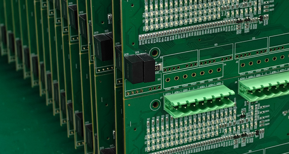 Як досягти безпрограшного співвідношення між вартістю та якістю у виробництві друкованих плат?